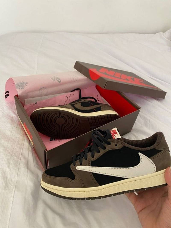 Air Jordan 1 Low X Travis Scott Dark Mocha