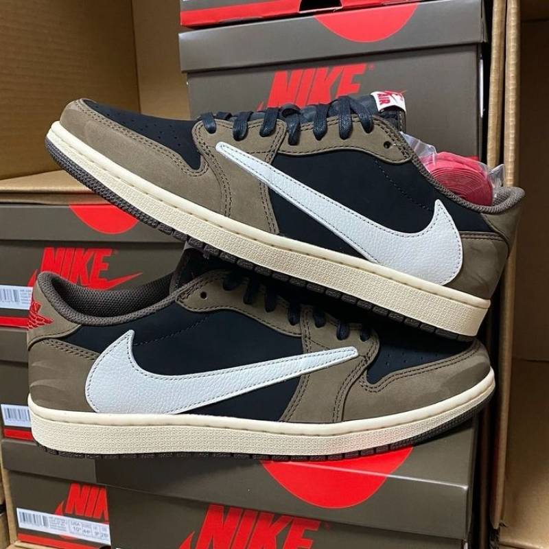 Air Jordan 1 Low X Travis Scott Dark Mocha