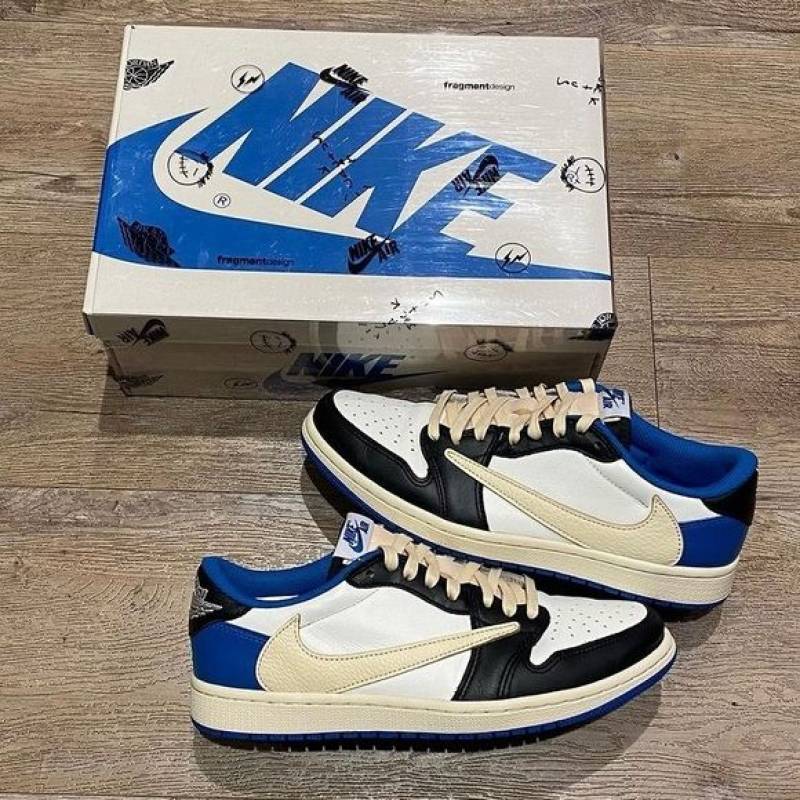 Air Jordan 1 Retro Low OG SP Fragment x Travis Scott