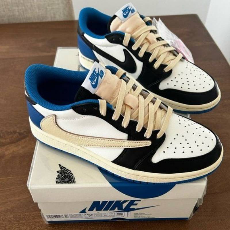 Air Jordan 1 Retro Low OG SP Fragment x Travis Scott