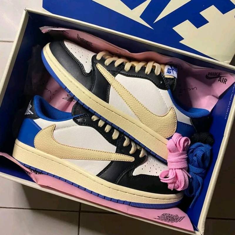 Air Jordan 1 Retro Low OG SP Fragment x Travis Scott
