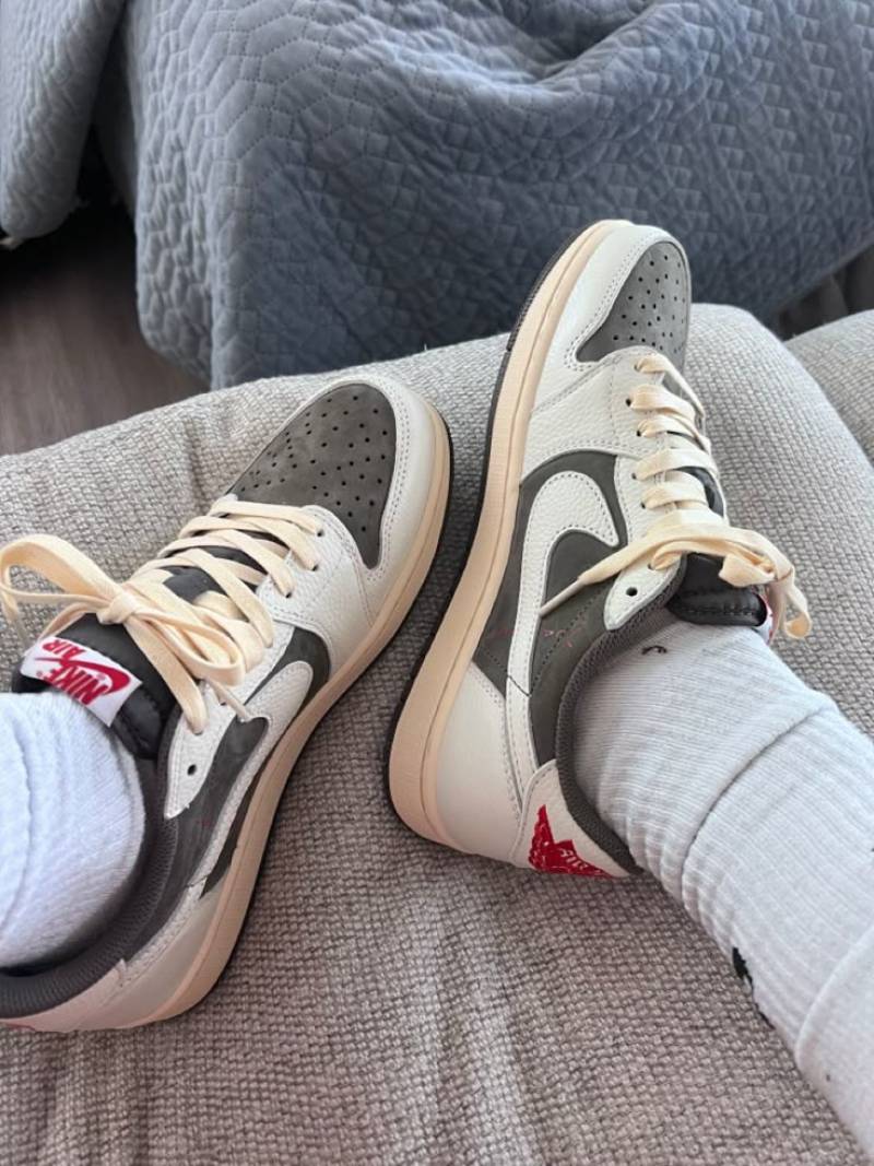 Air Jordan 1 Retro Low OG SP Travis Scott Reverse Mocha