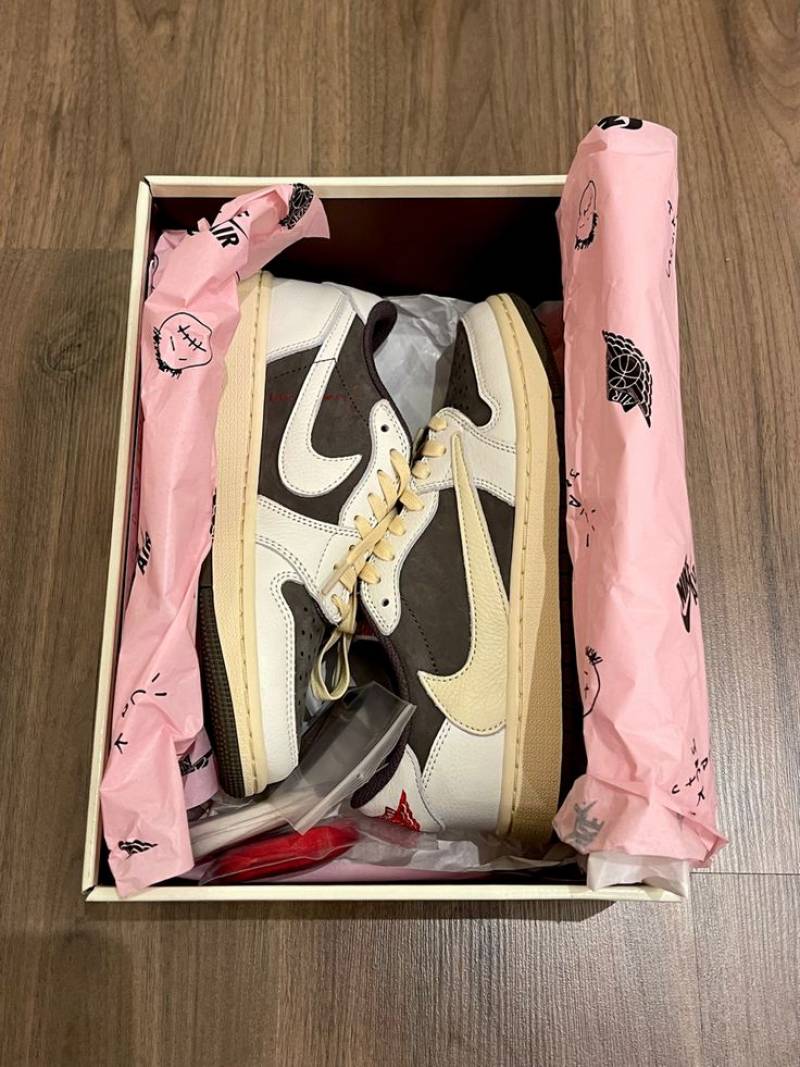 Air Jordan 1 Retro Low OG SP Travis Scott Reverse Mocha