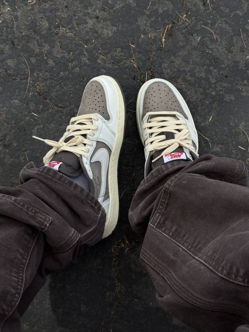 Air Jordan 1 Retro Low OG SP Travis Scott Reverse Mocha