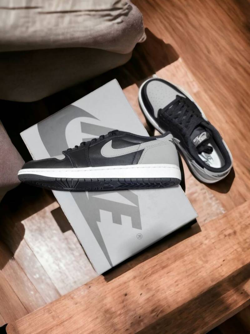 Air Jordan 1 Retro Low OG Shadow