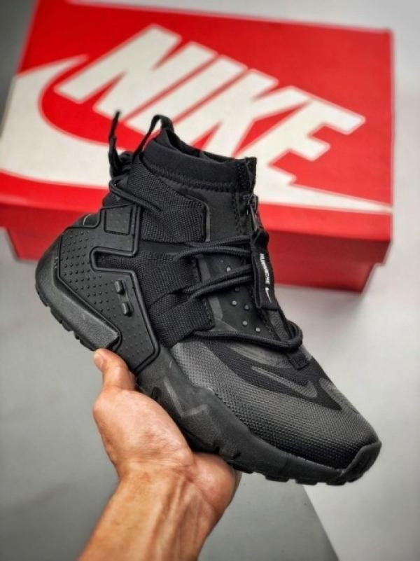 NIKKE HUARACHE GRIPP GS TRIPPLE BLACK