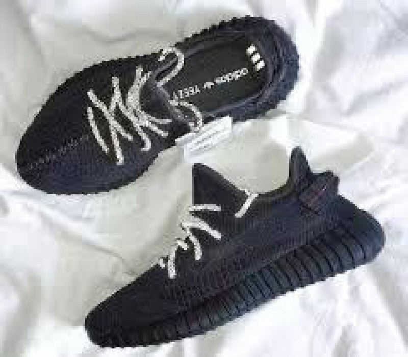 YEEZY 350 LACE REFLECTIVE SURPLUS SEMI UA WITH FULL KIT. (FIX)