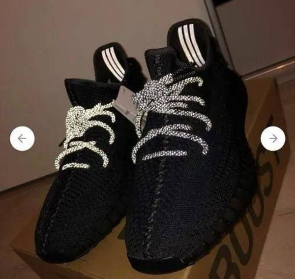 YEEZY 350 LACE REFLECTIVE SURPLUS SEMI UA WITH FULL KIT. (FIX)