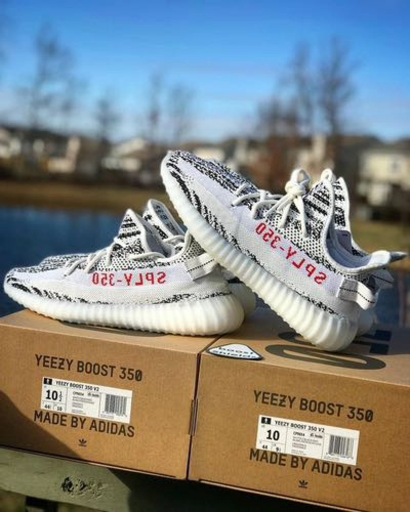 YeeZy Boost V 2 350 Zebra UA BATCH With SPLY Socks STICKER CALENDAR Carry Bag FIX
