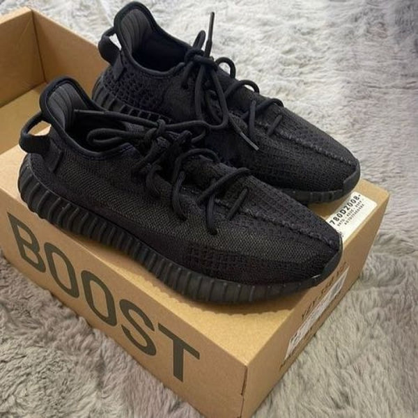 YeeZy Boost V 2 350 ONYX UA BATCH With SPLY Socks STICKER CALENDAR Carry Bag FIX