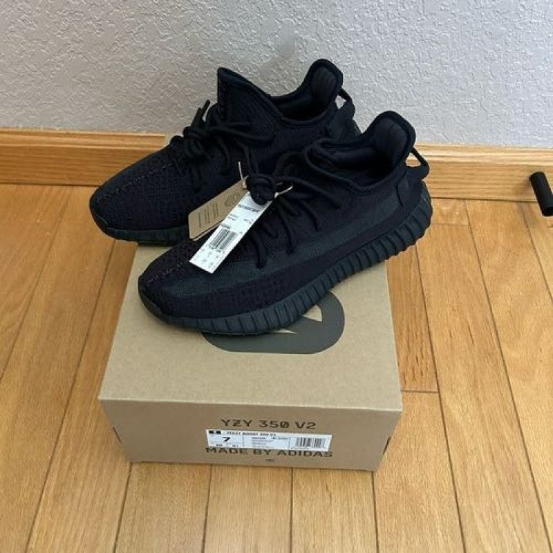 YeeZy Boost V 2 350 ONYX UA BATCH With SPLY Socks STICKER CALENDAR Carry Bag FIX