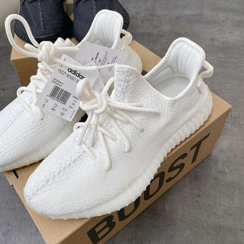 YeeZy Boost V 2 350 OREO TRIPLE WHITE UA BATCH With SPLY Socks STICKER CALENDAR Carry Bag FIX