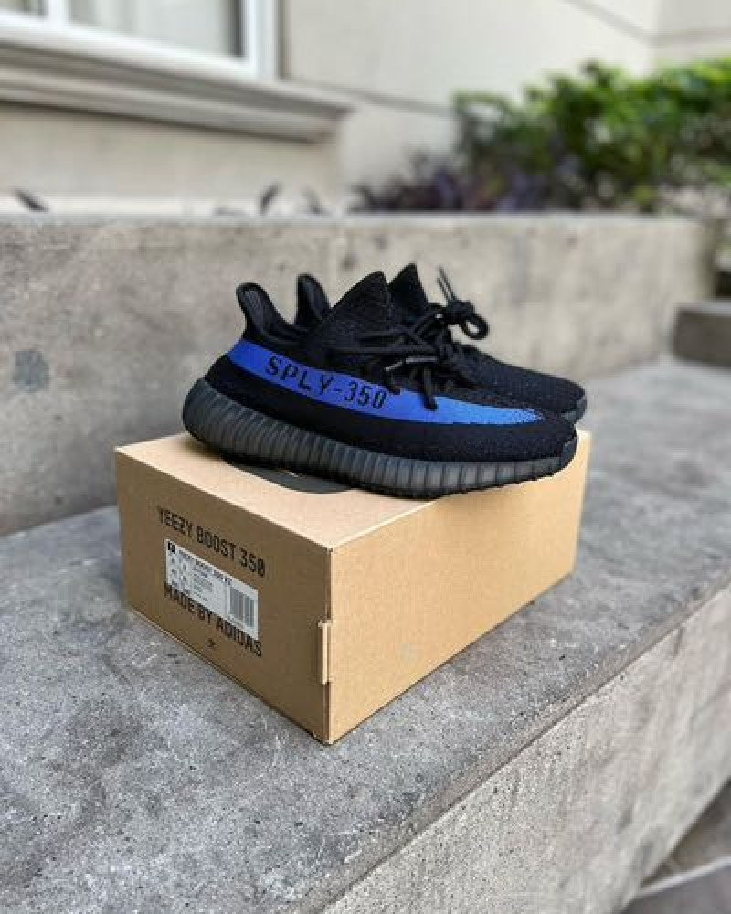 YeeZy Boost V 2 350 Dazzling Blue UA BATCH With SPLY Socks STICKER CALENDAR Carry Bag FIX
