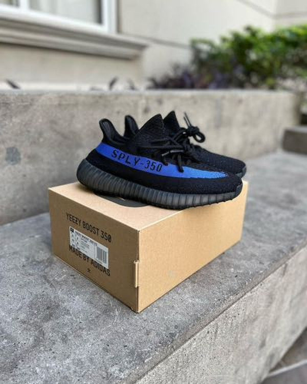 YeeZy Boost V 2 350 Dazzling Blue UA BATCH With SPLY Socks STICKER CALENDAR Carry Bag FIX