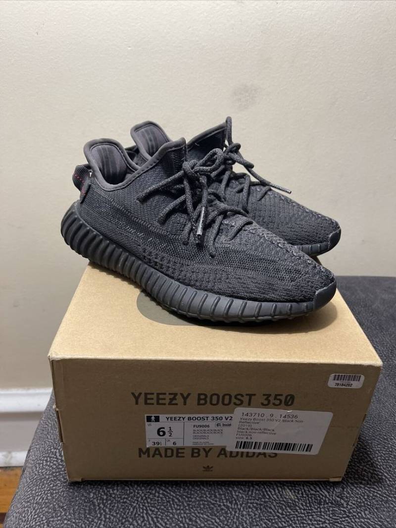 Yeezy Boost 350 V2 Lace Reflective With All Accessories and Top Quality 