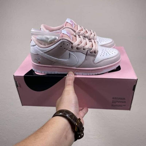 SB Dunk Low - Pink Pigeon