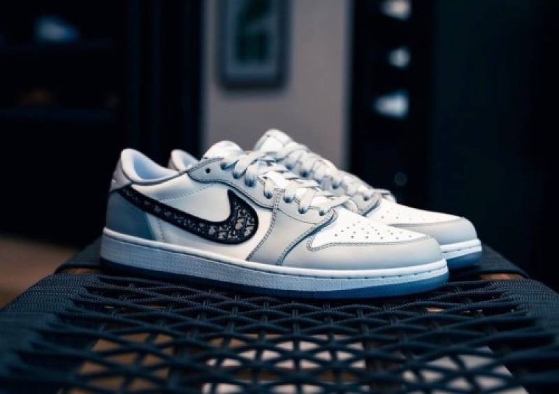 air jordan retro 1dio_r low semi ua (minor stain)