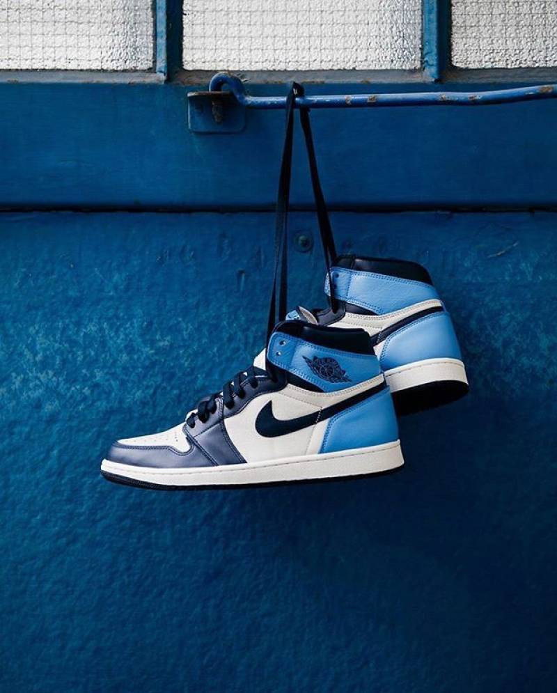 Air Jordan 1 Retro High OG Obsidian