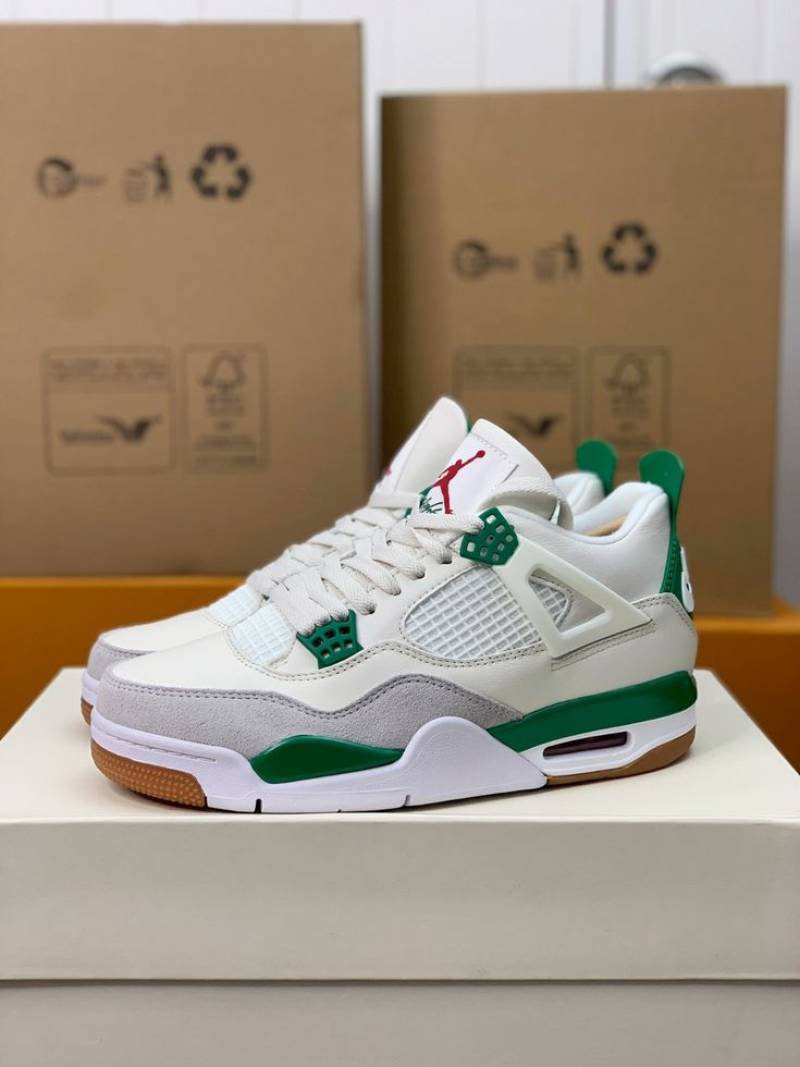 SB x Air Jordan 4 Retro SP Pine Green