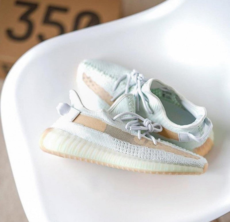 Yeezy 350 Hyperspace 047