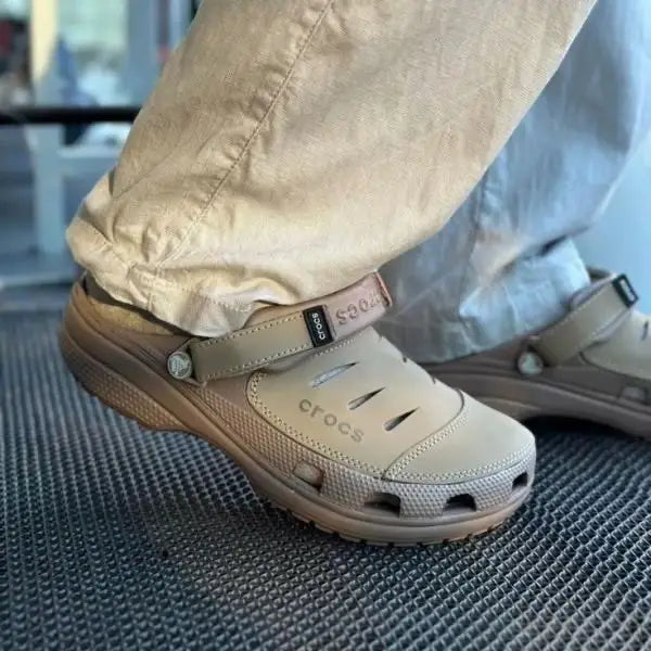 Crocs Yukon Clogs Beige