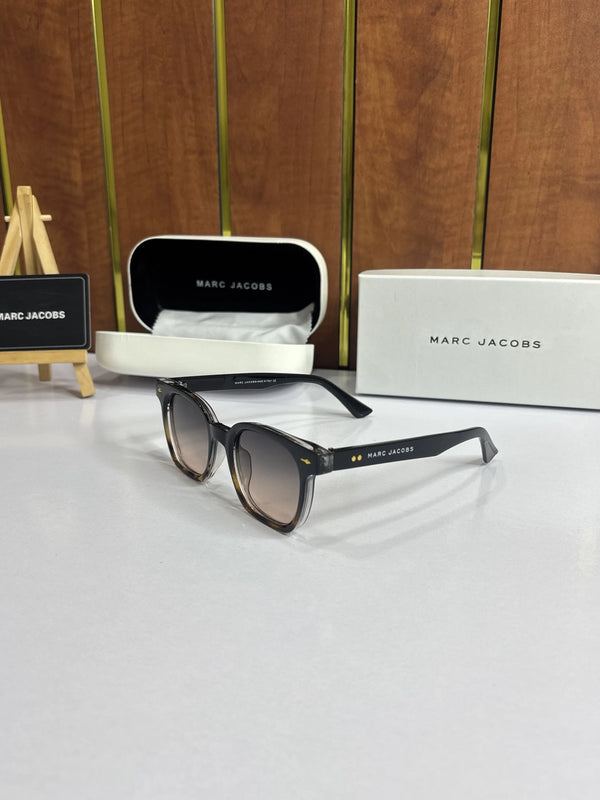 Marc Jacobs 11-14 black brown