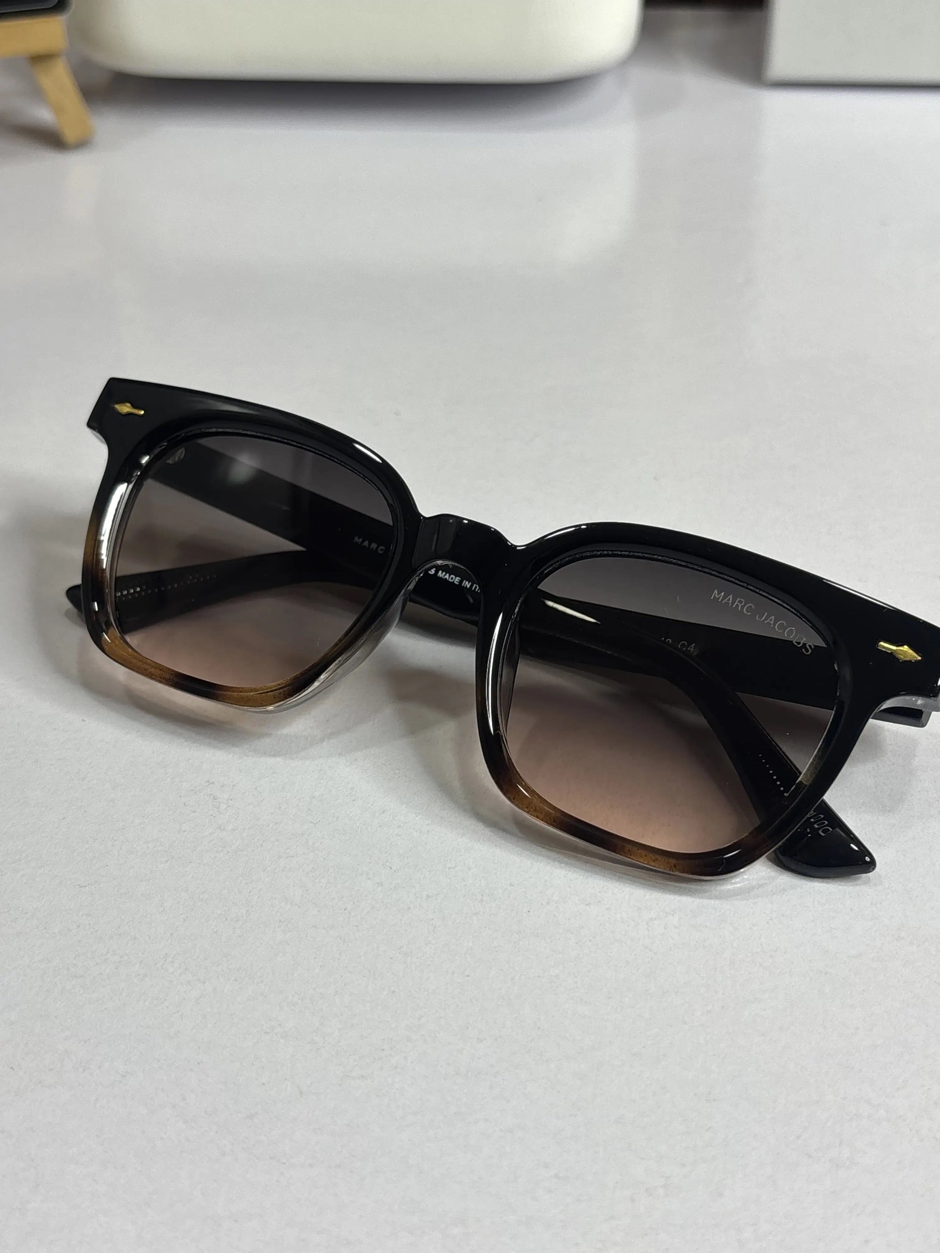 Marc Jacobs 11-14 black brown