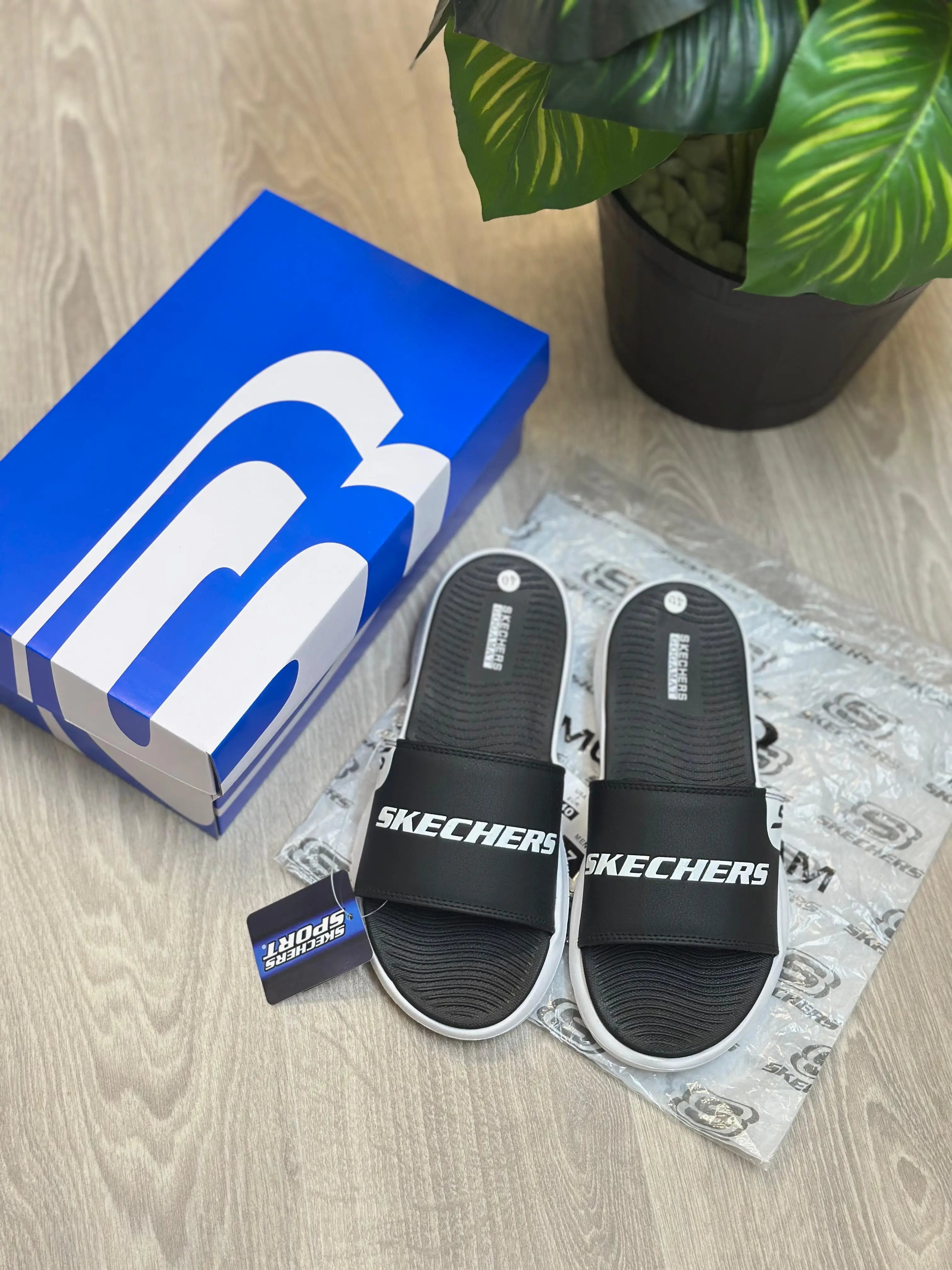 skechers Gowalk Gogamat Premium Slide Black White