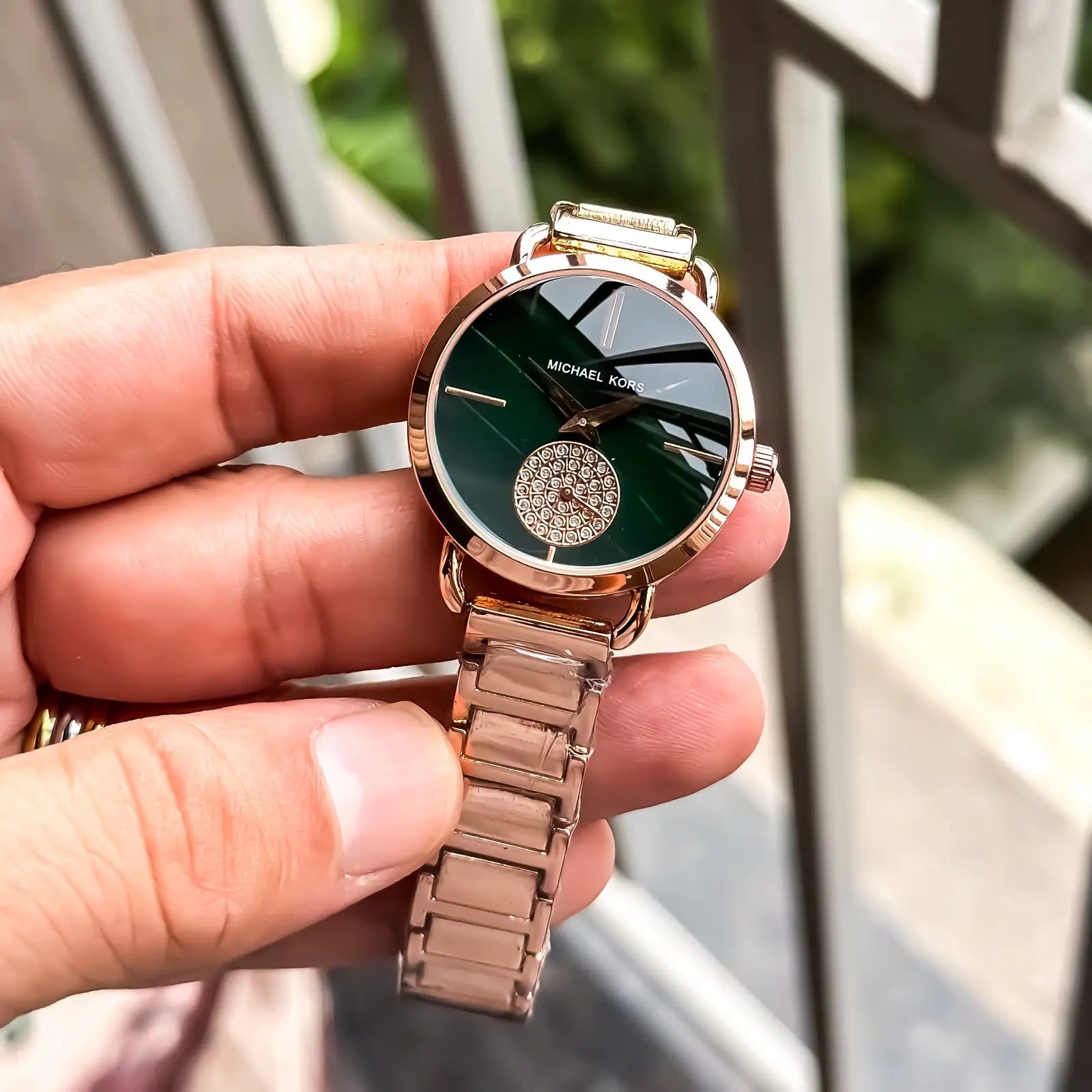 MICHAELKORS_LADIES_ROSE_GREEN Secondary image