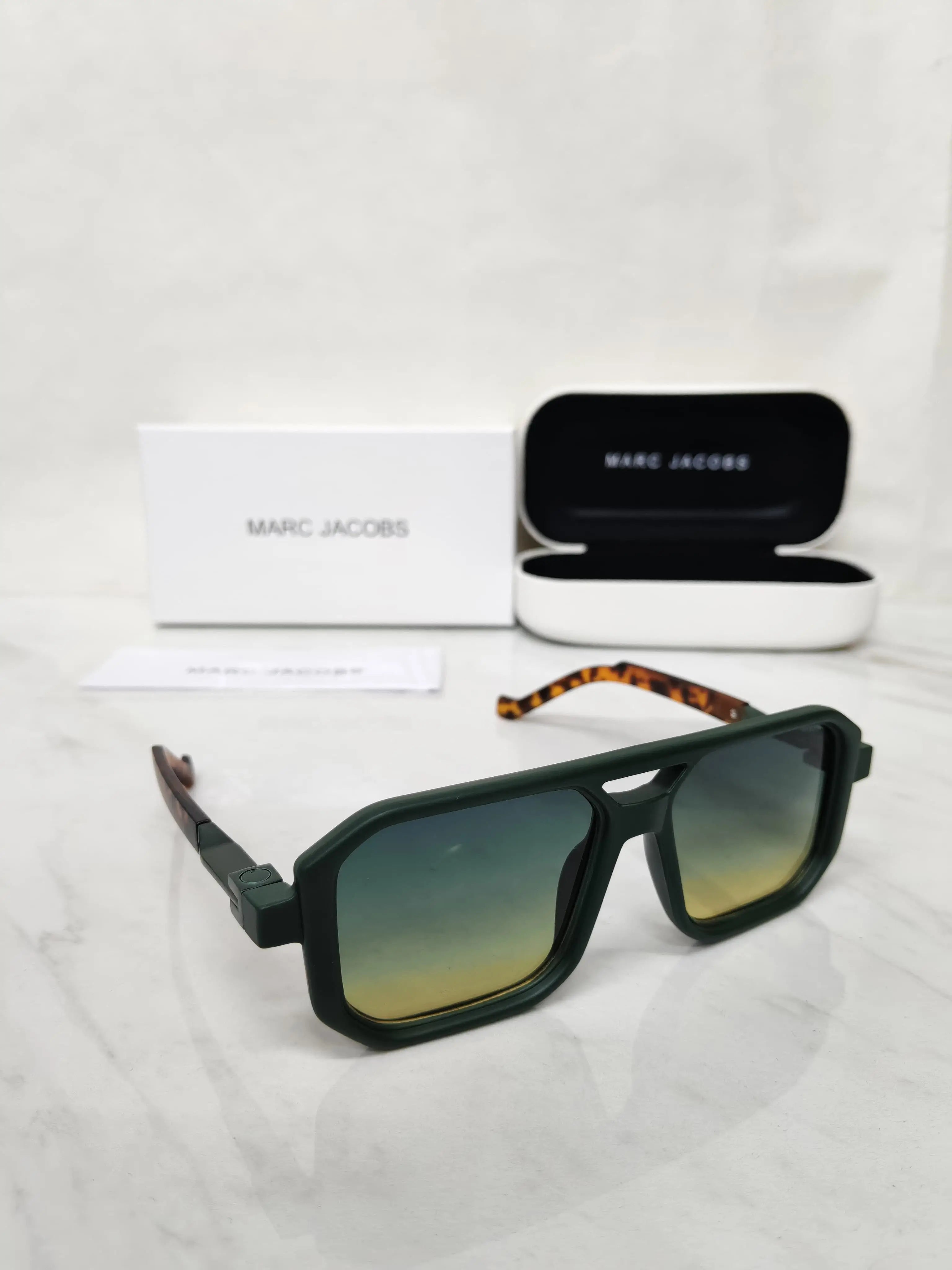 MARC JACOB MATT OLIVE GREEN TIGER Secondary image