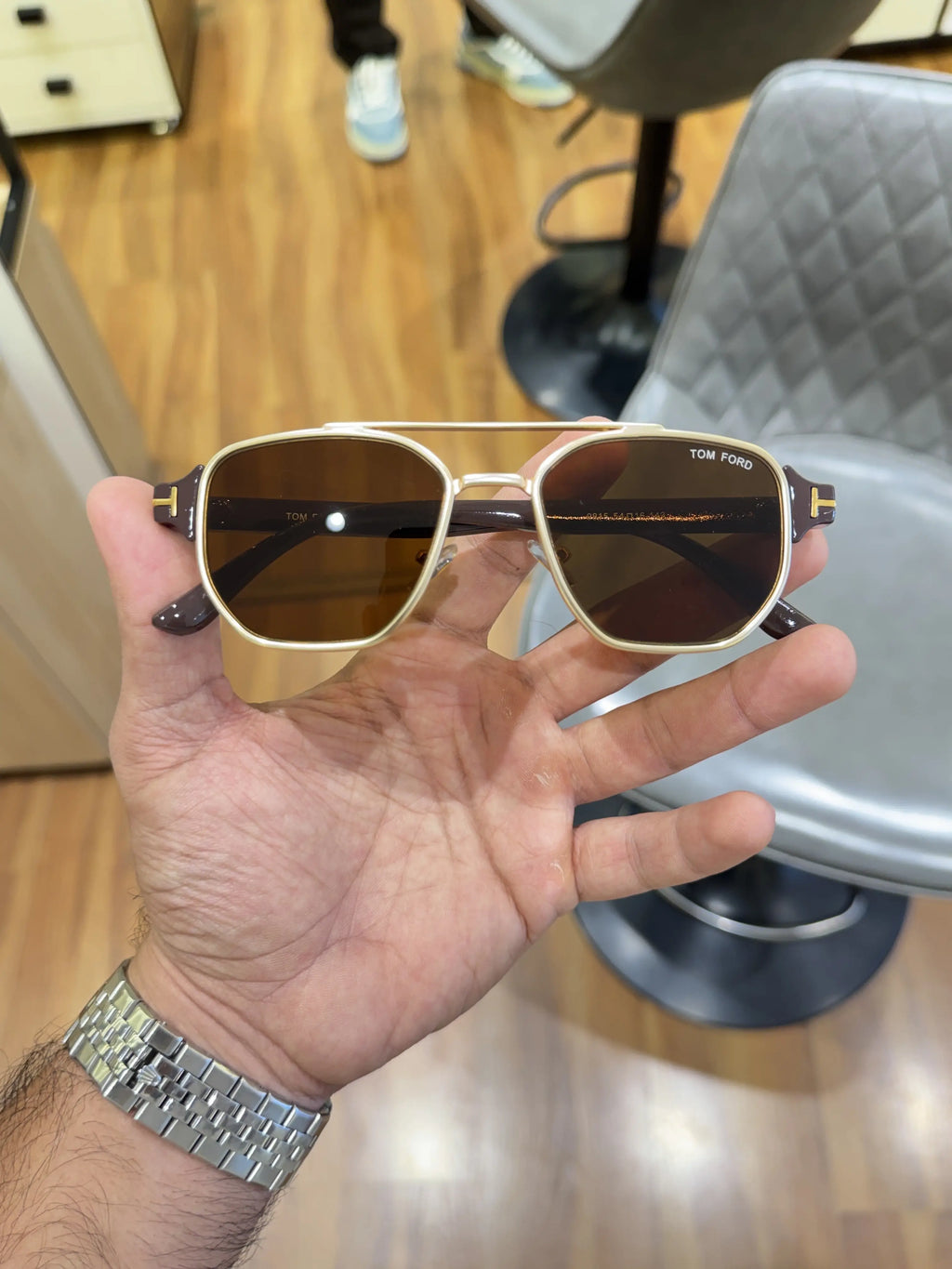 Tomford_9815_gold_brown