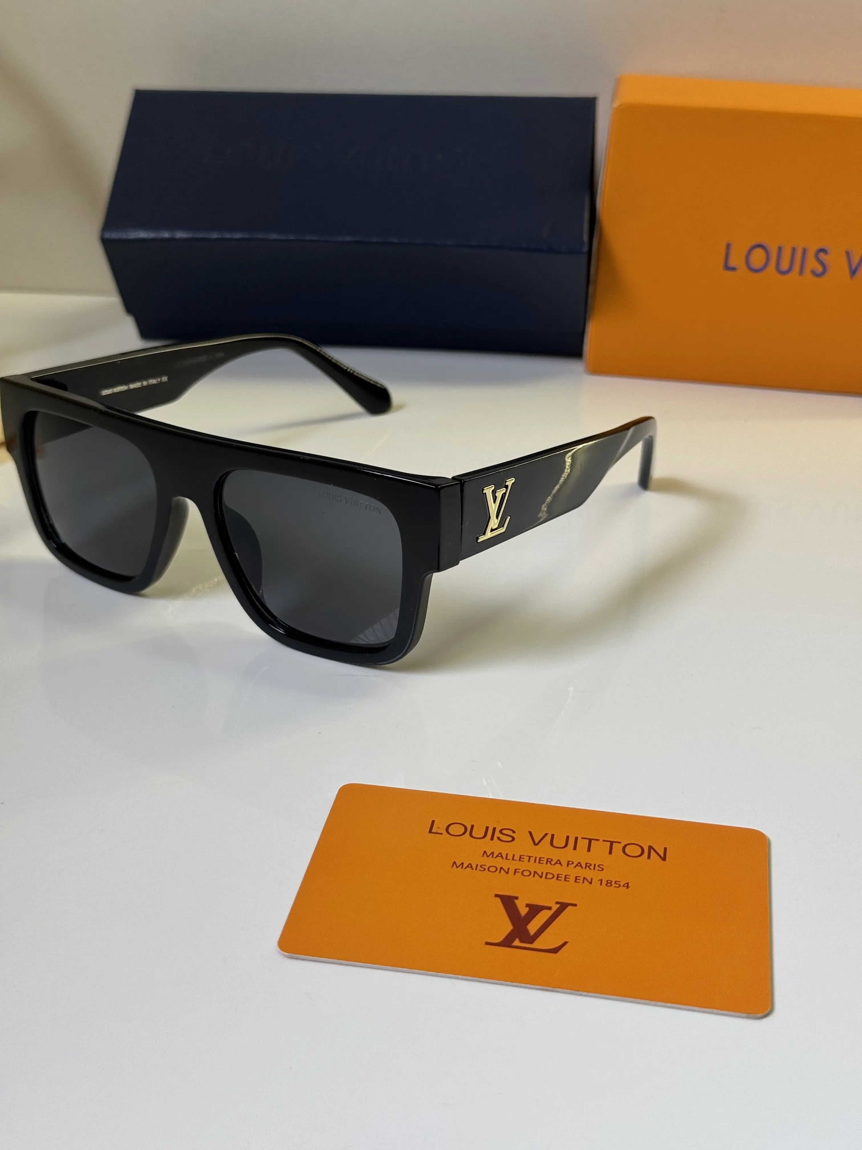 Louis_Vuitton_6026_Black