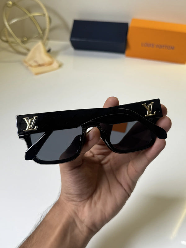 Louis_Vuitton_6026_Black