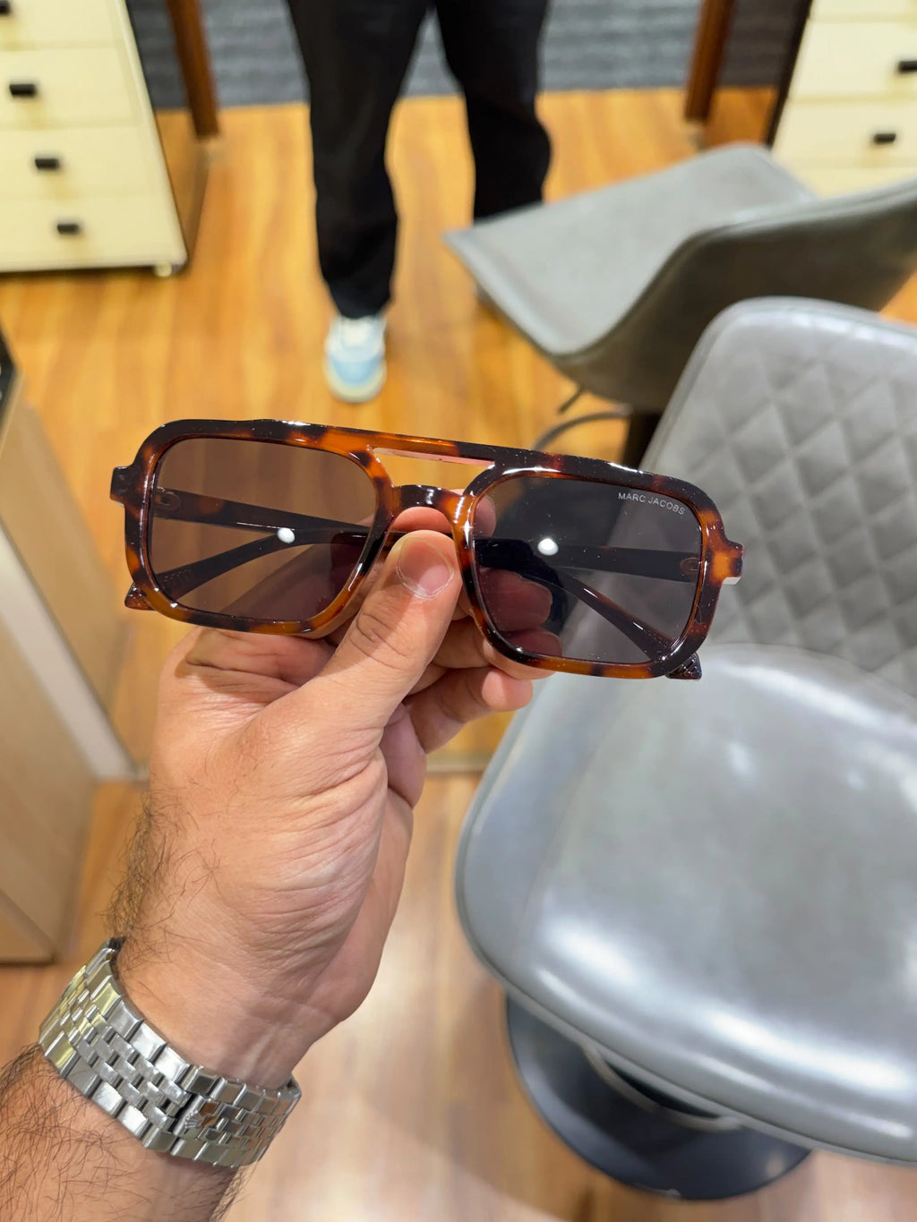 Marc_jacobs_18095_tiger_black
