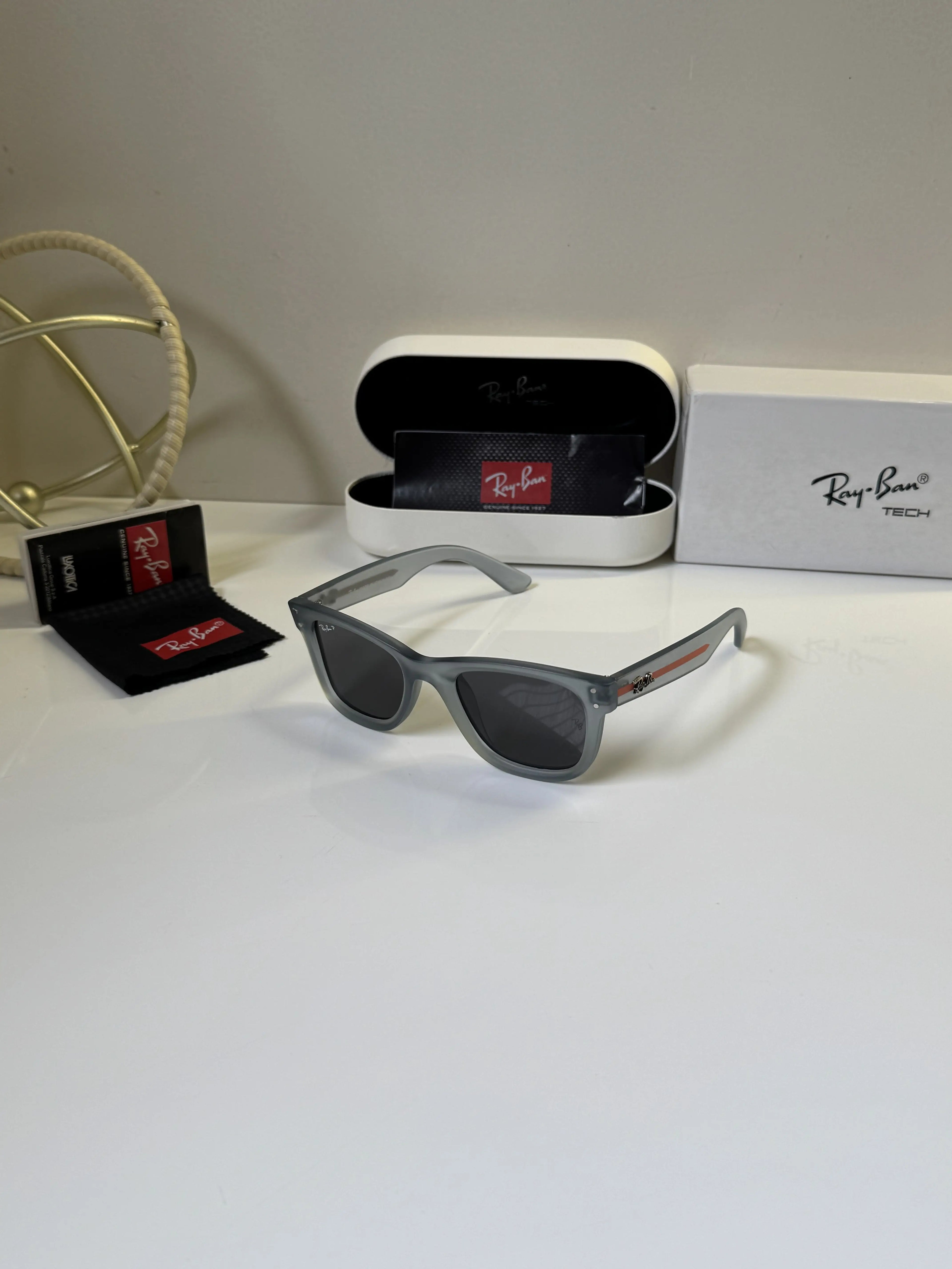 Rayban_502_Grey_Black
