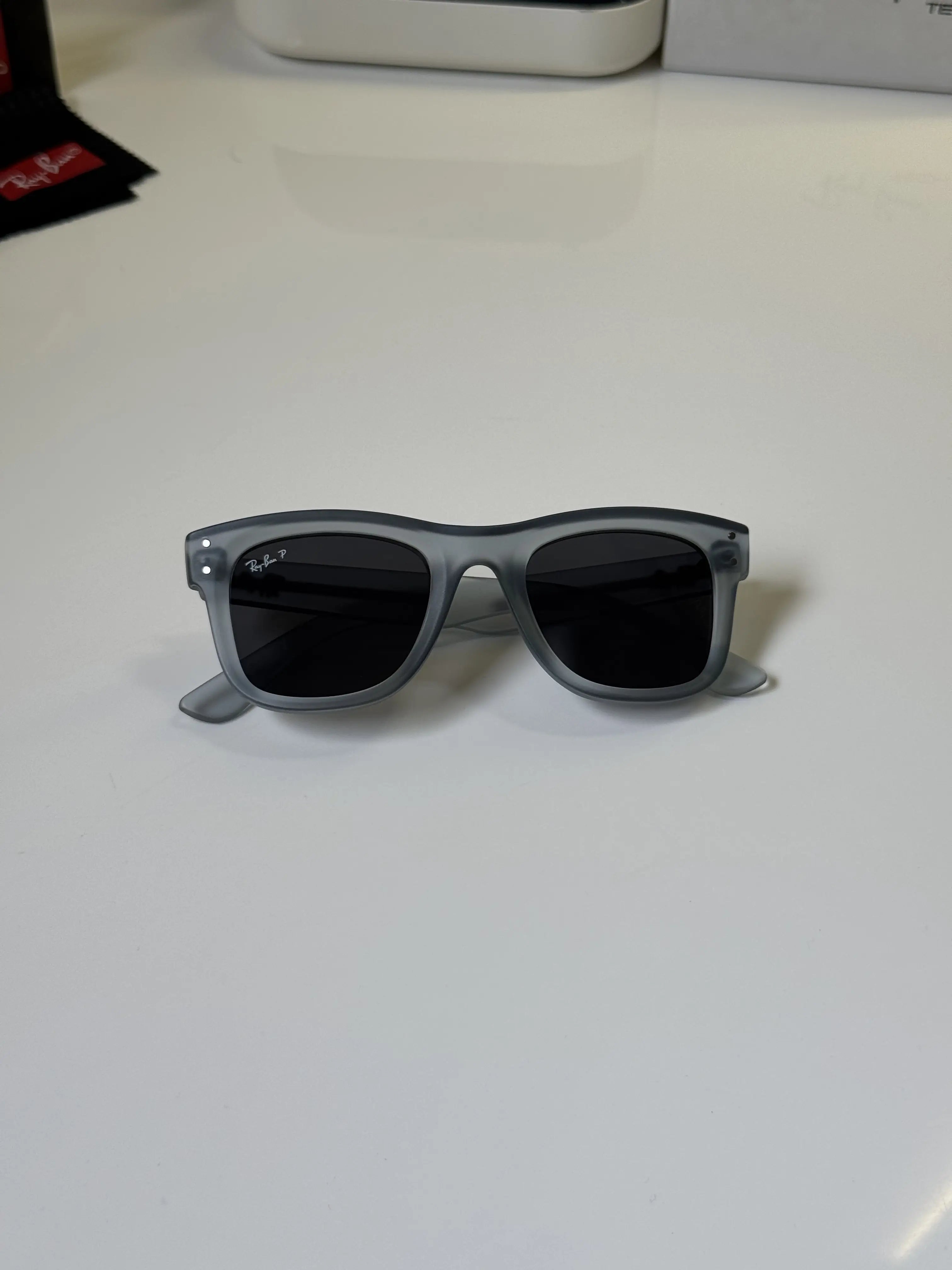 Rayban_502_Grey_Black