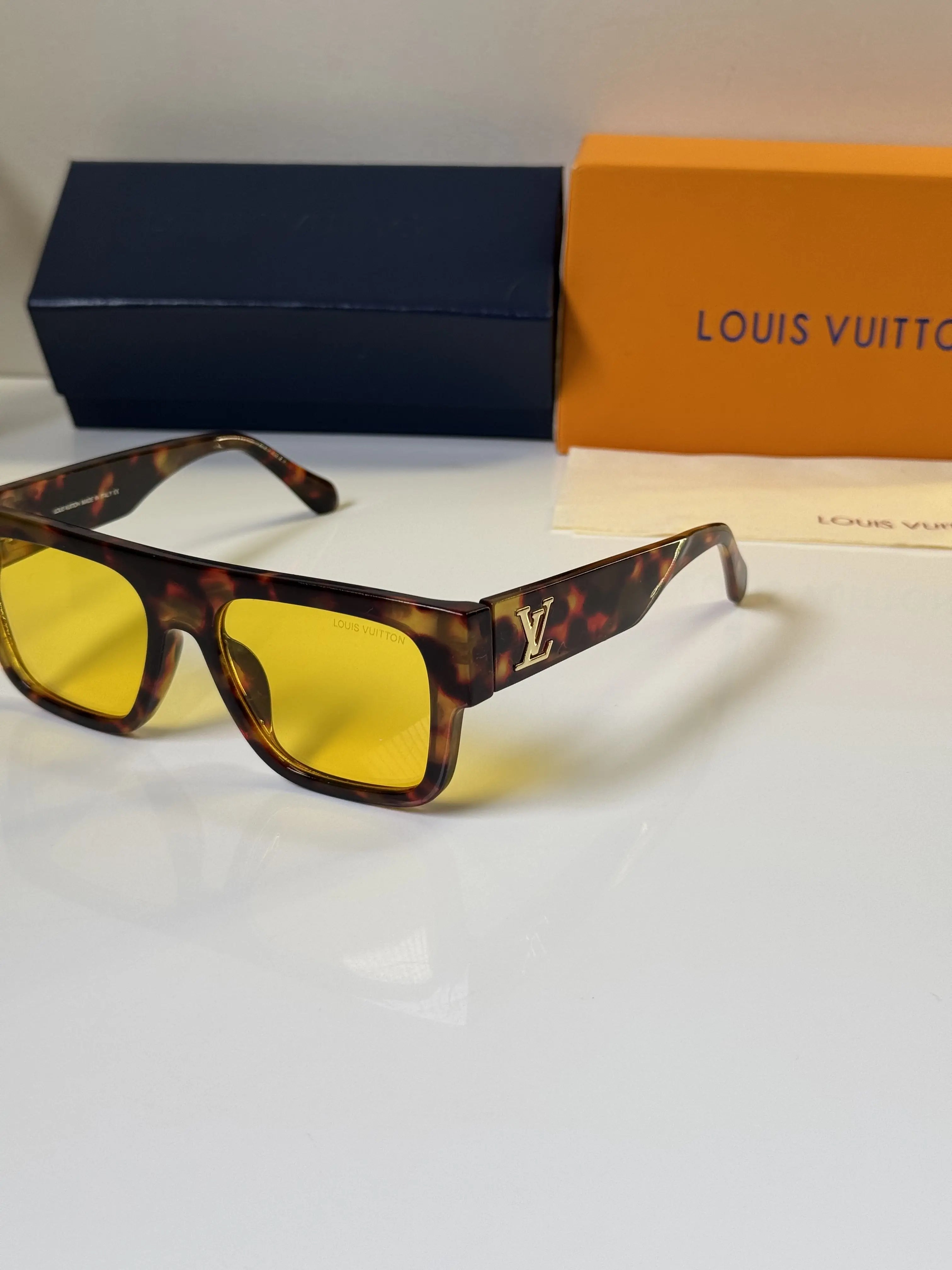 Louis_Vuitton_6026_Tiger_Yellow