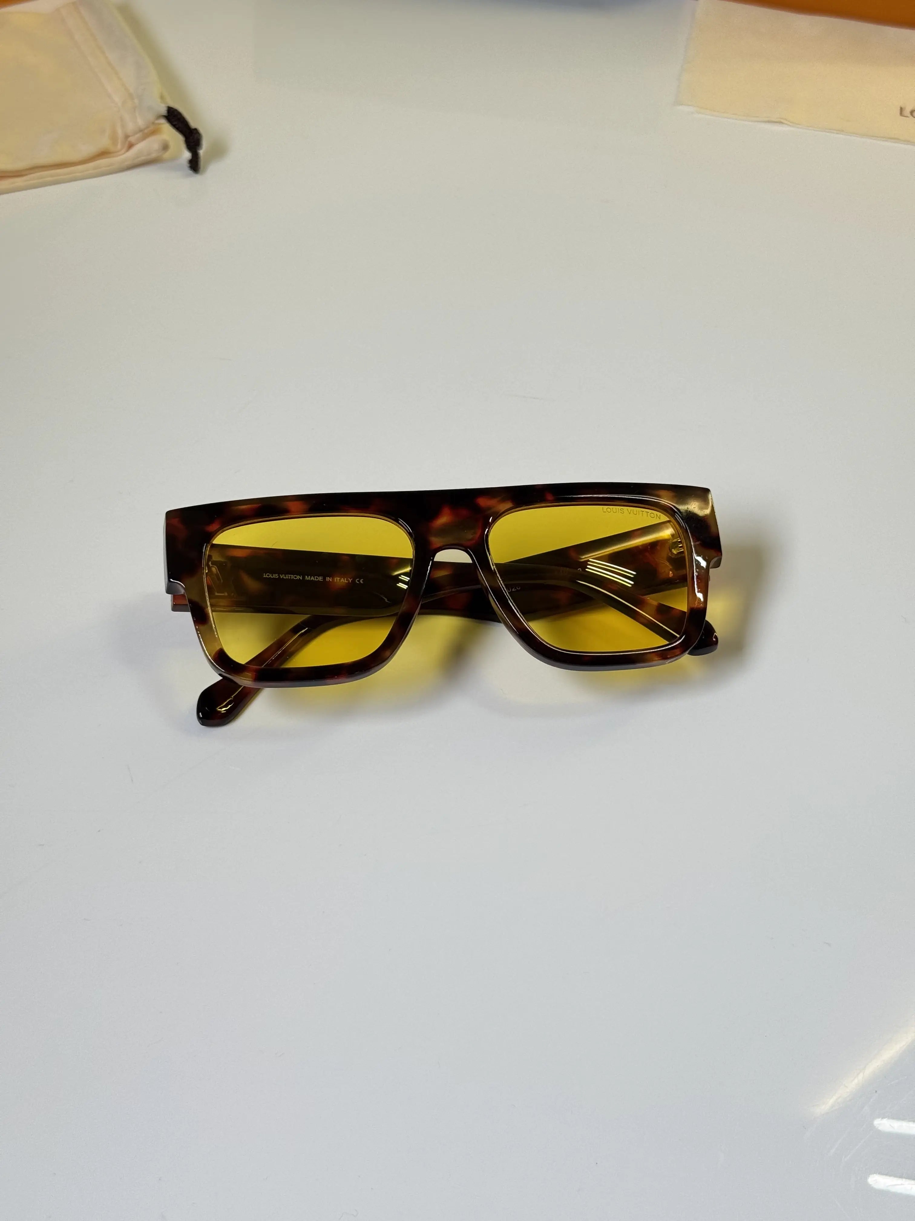 Louis_Vuitton_6026_Tiger_Yellow