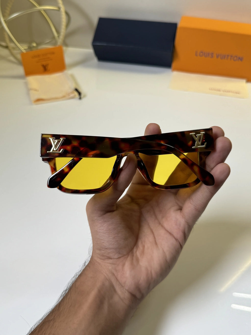 Louis_Vuitton_6026_Tiger_Yellow