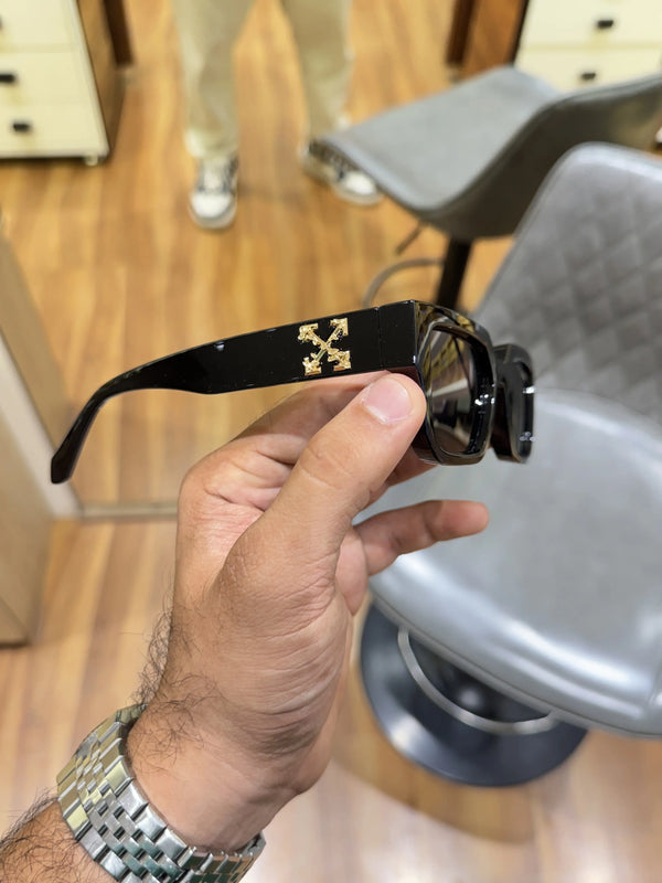 Off_white_98595_black_gold