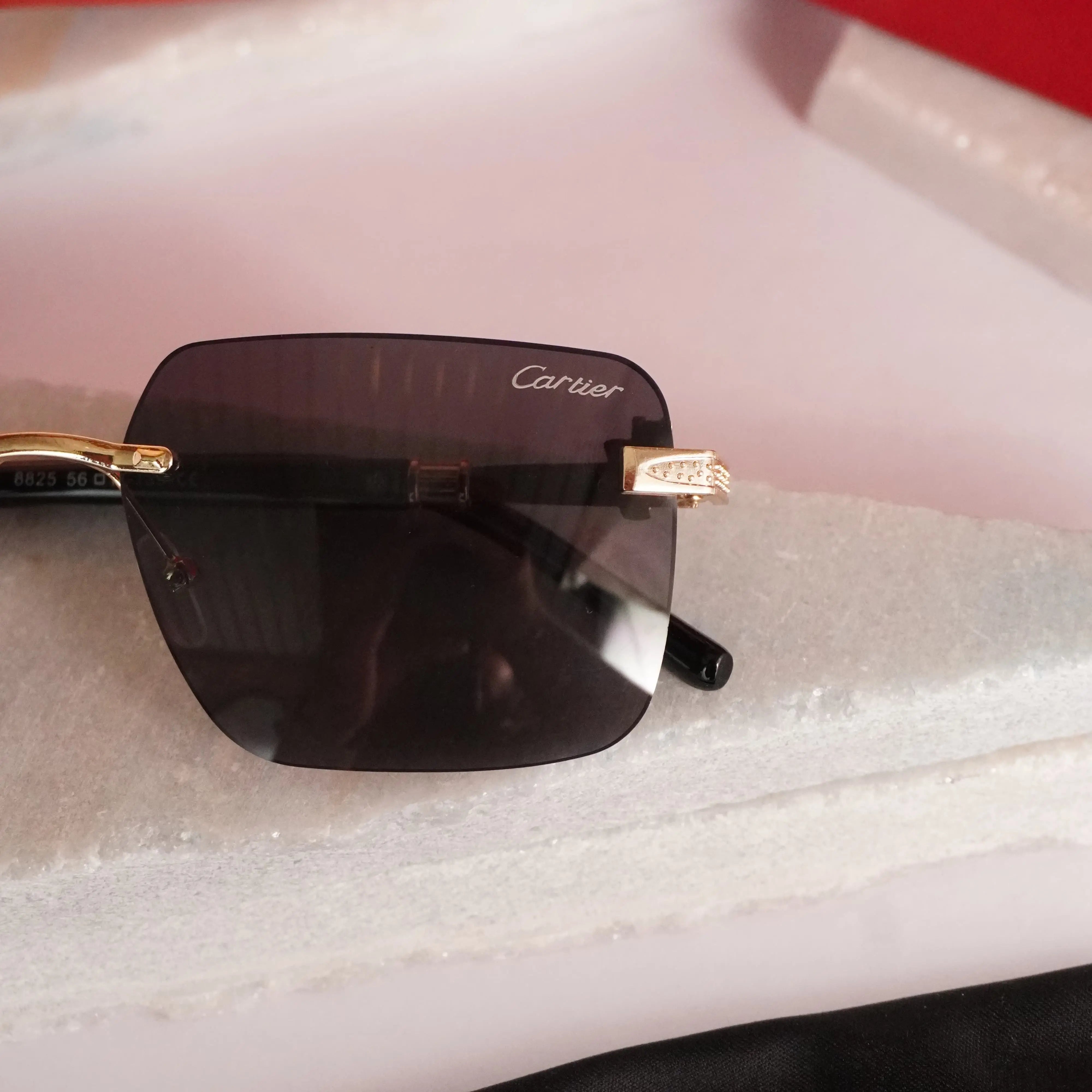 CARTIER 8825 GOLD BLACK Secondary image