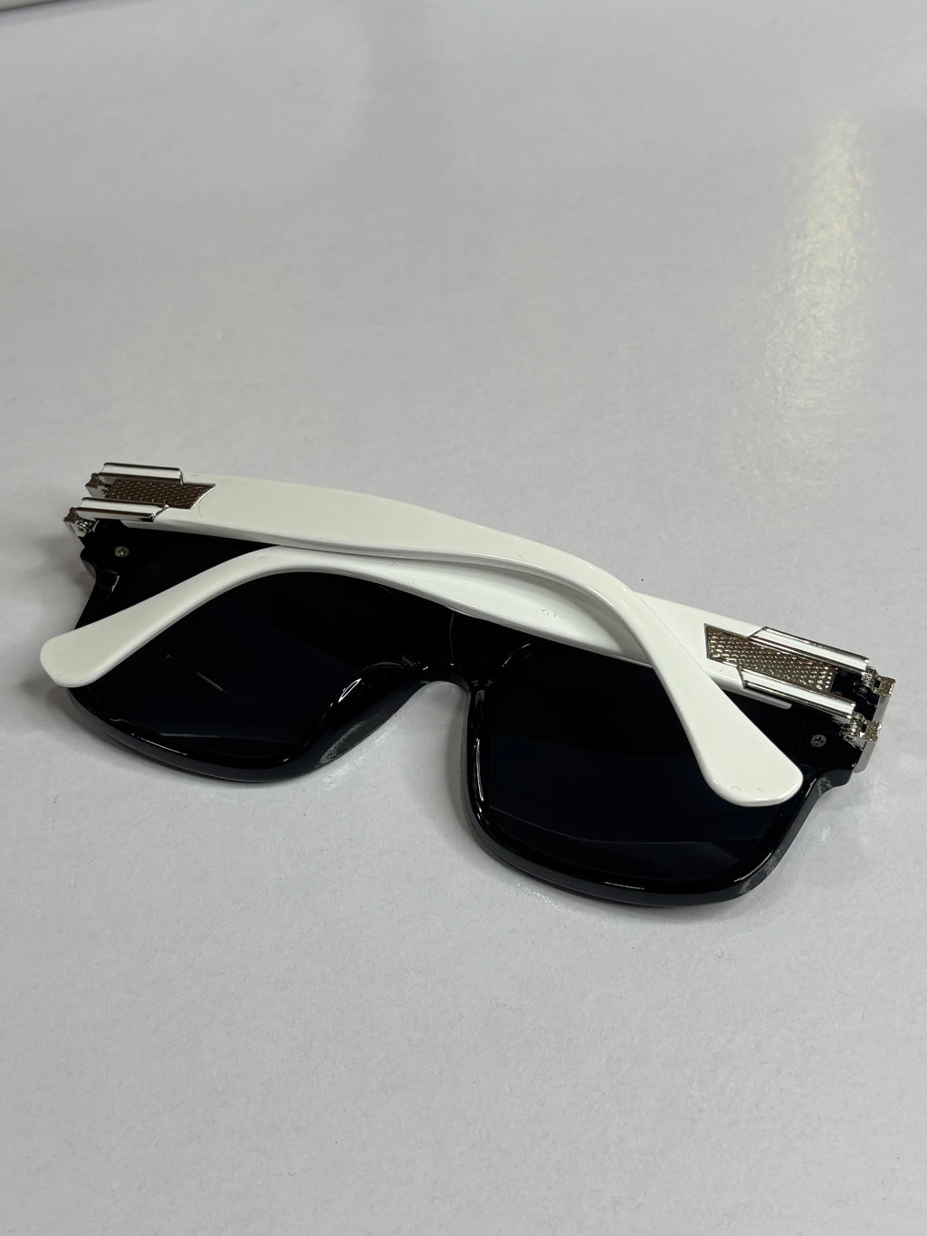 Dita 336 White 