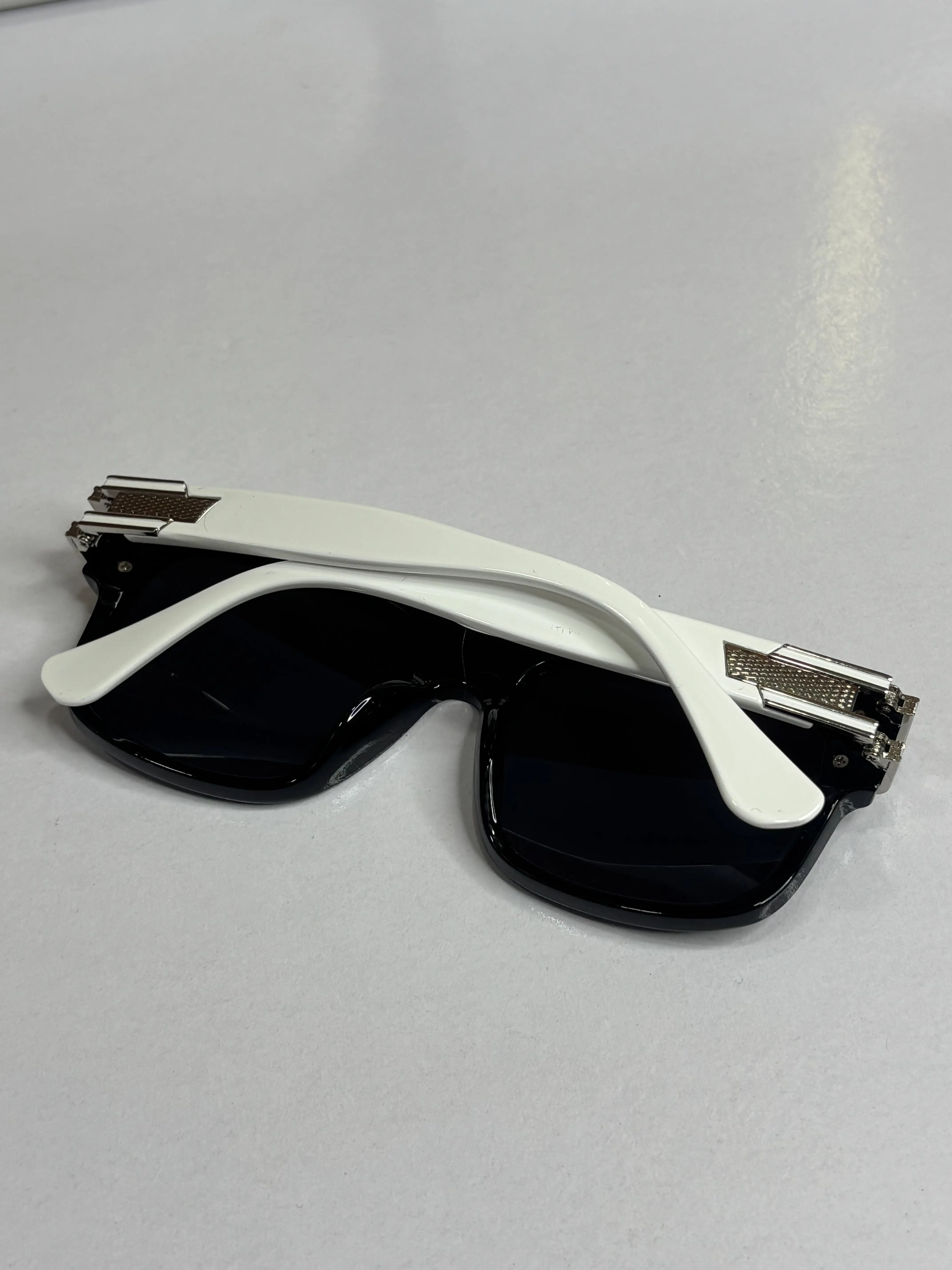 Dita 336 White 