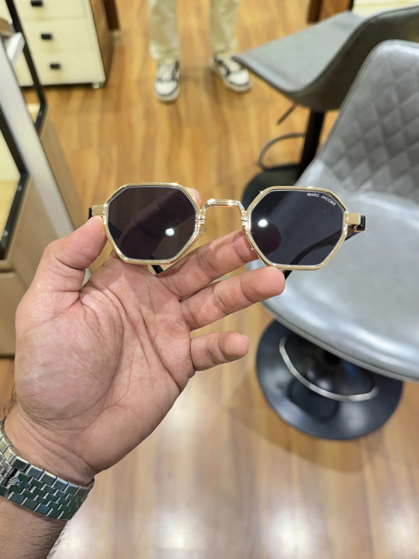 Marc_jacobs_9826_gold_black