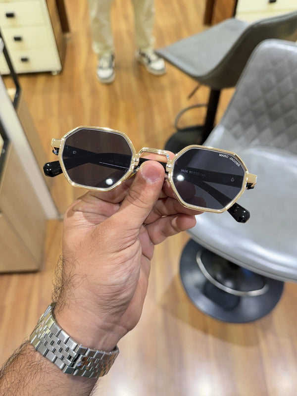 Marc_jacobs_9826_gold_black