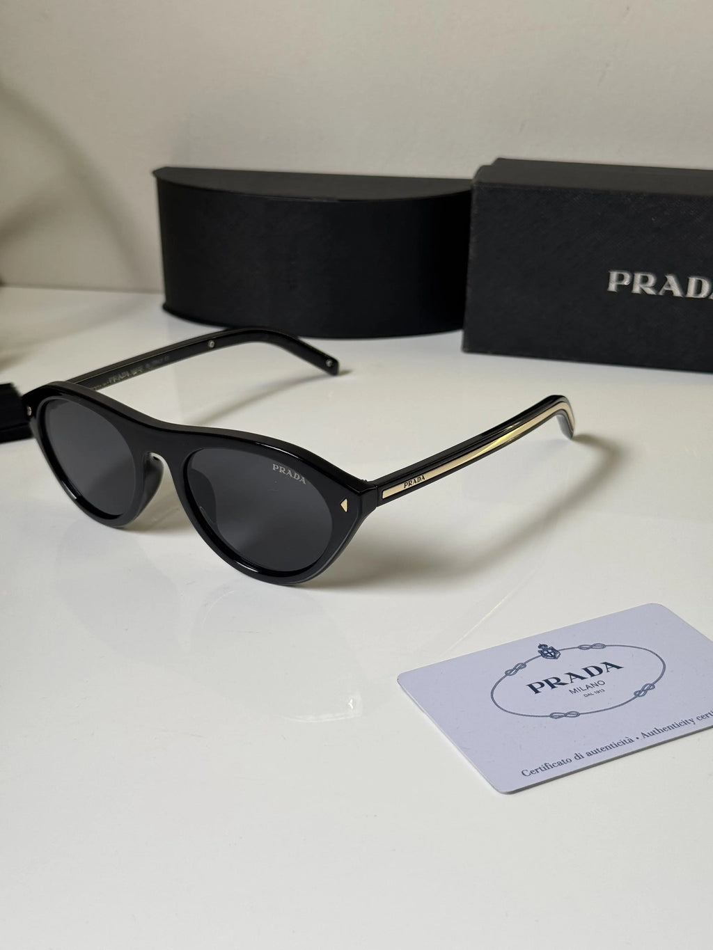 Prada_15S_Black