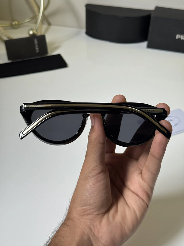Prada_15S_Black