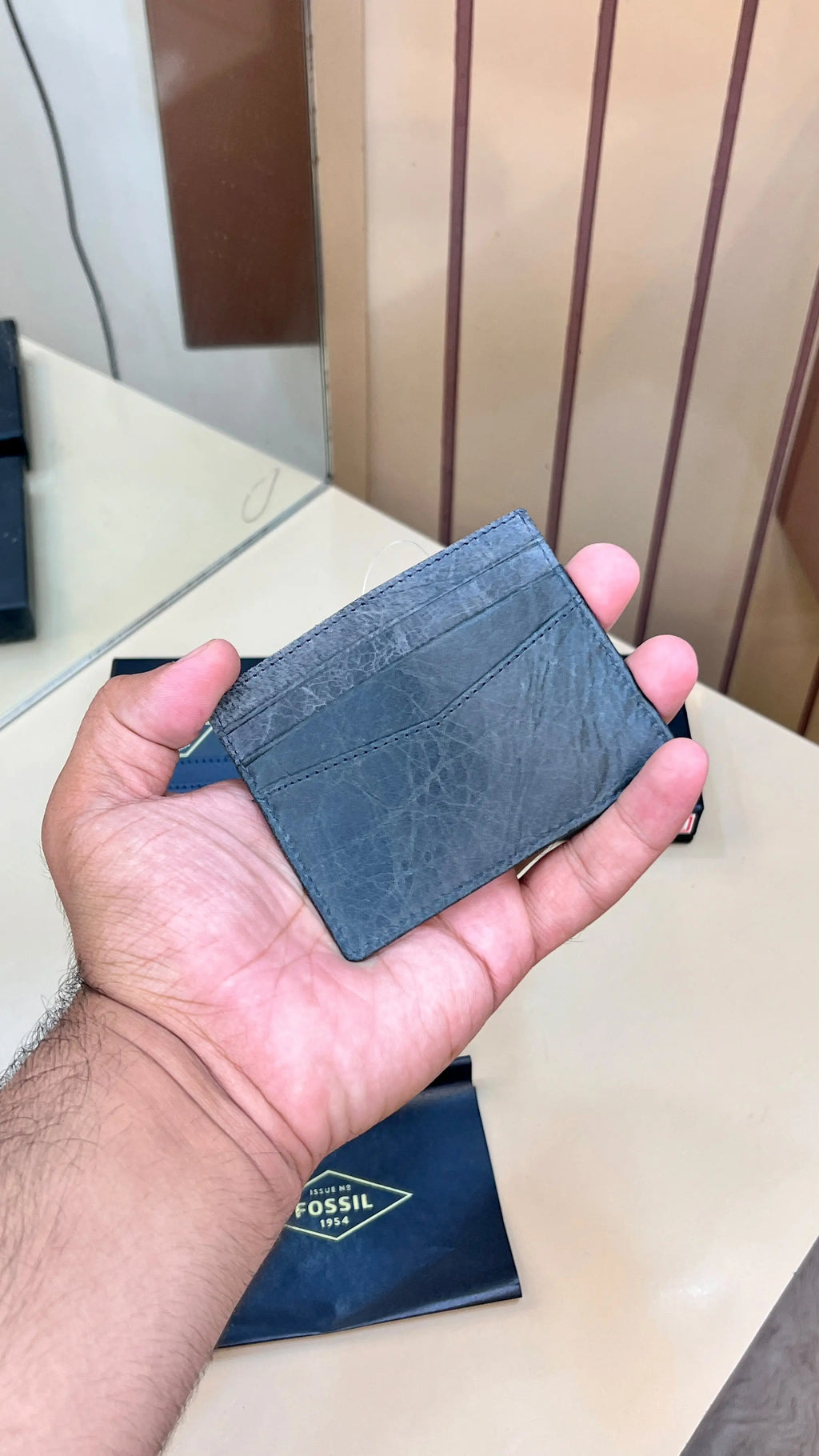 FOSSIL PREMIUM QUALITY IMP CARD HOLDER WITH OG BOX (GREEN)