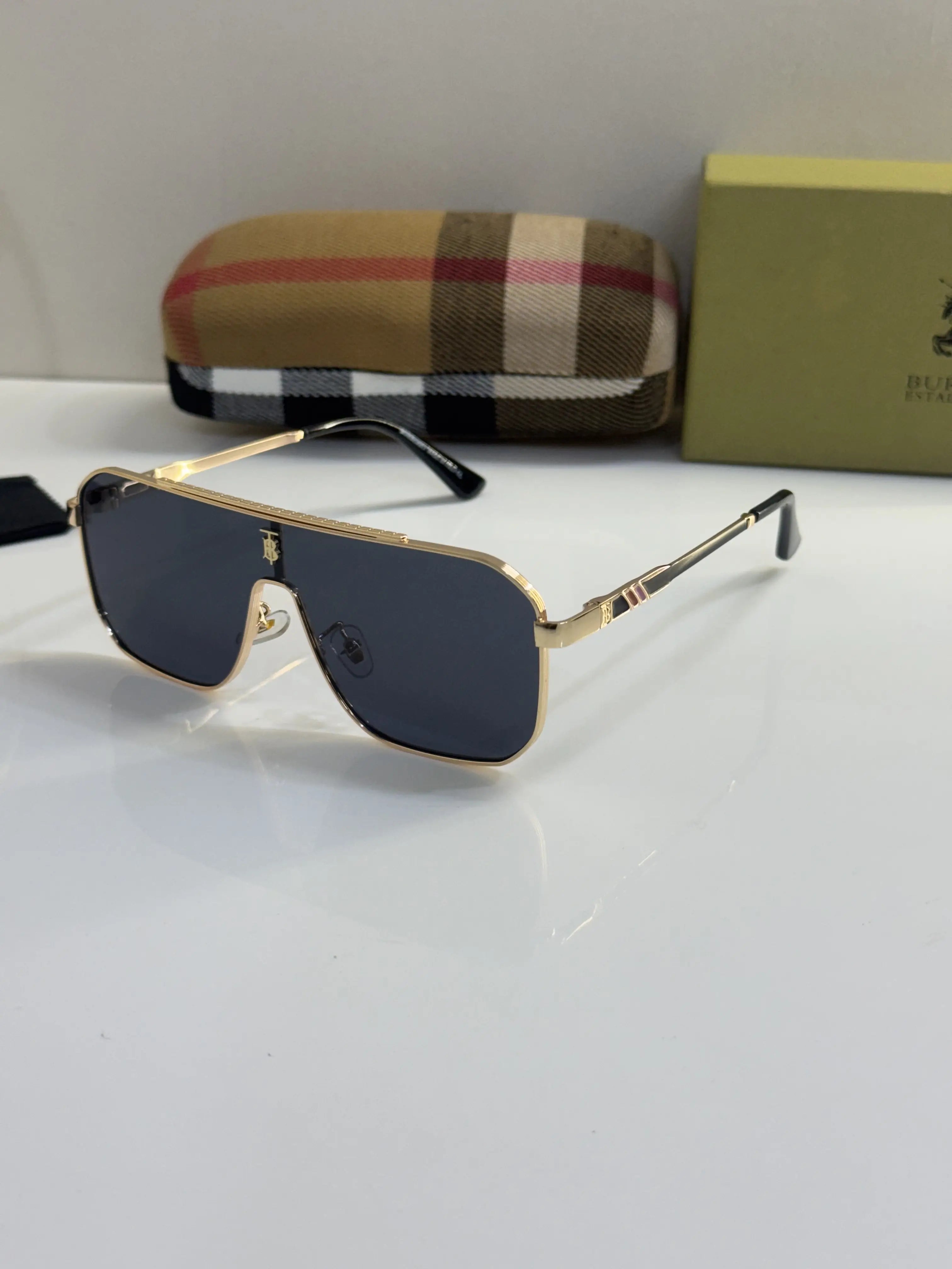 Burberry_4136_Gold_Black