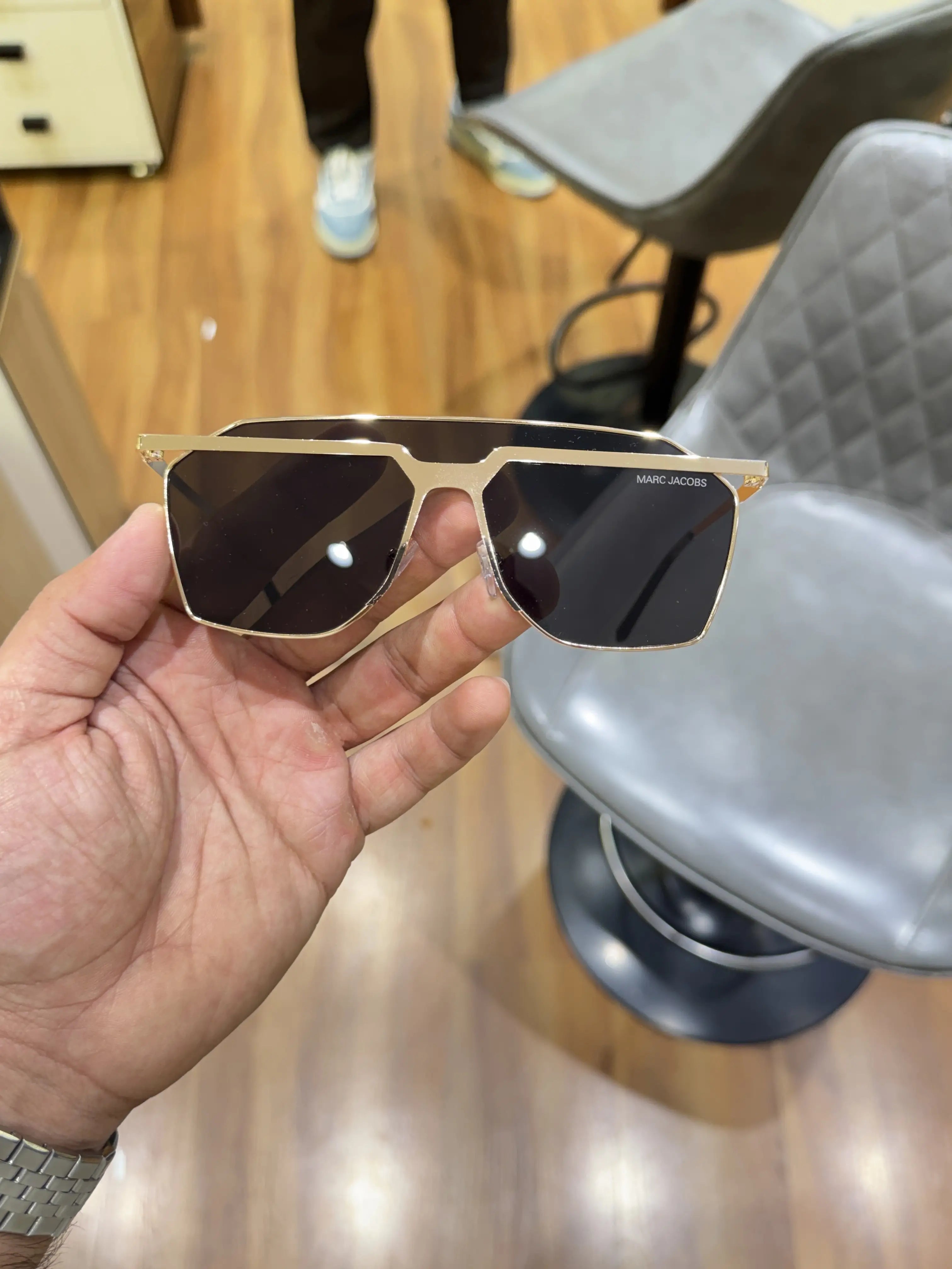 Marc_jacobs_2971_gold_black Main image